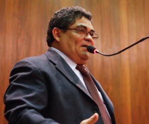 Magalhães adverte que se não houver entendimento, decisão será no voto