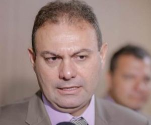 Procurado por partidos, Jeová diz não ter pressa sobre definição partidária