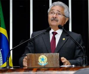 Elmano ratifica decisão de votar favorável ao impeachment