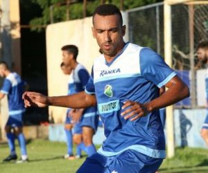 Eduardo revela tratamento com gelo, e preparador dá como certo desfalque