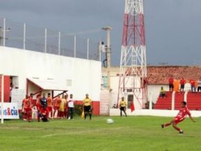 4 de Julho reencontra caminho da vitória diante do Parnahyba em crise