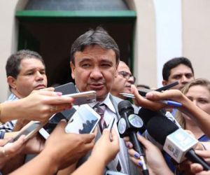 "Divisão na Secretaria de Saúde não vai trazer gastos", garante governador