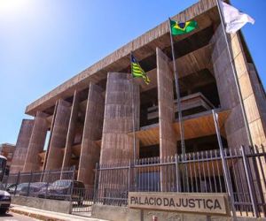 Justiça condena acusados de matar rival e balear criança de sete anos