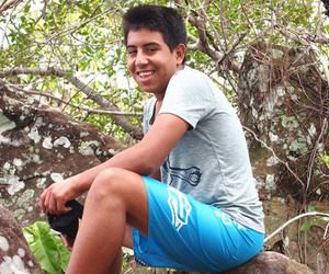 Adolescente perde controle da moto e morre ao colidir com poste no Piauí