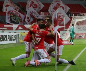 Inter supera desvantagem da ida, goleia Juventude e vai à final do Gauchão
