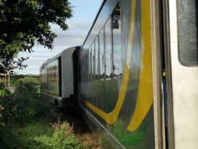Metrô de Teresina descarrila mais uma vez; e agora foi próximo ao ISEAF