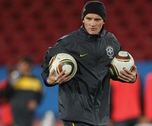 Com Taffarel e Mauro Silva, Dunga anuncia comissão técnica da Seleção