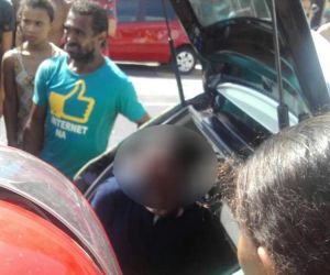 Após perseguição, dupla cai de moto e suspeito perde os dedos