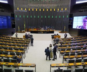 Câmara aprova distribuição de absorventes a estudante e mulher em vulnerabilidade