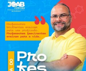 Presidente da Câmara de Floriano, Joab Curvina, presta homenagem aos professores