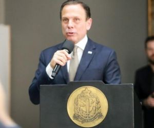 Disposto a atrair apoio do DEM, Doria acena para Paes no Rio