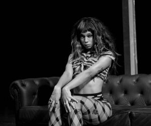 Urias faz pop eletrônico e canta sobre raiva em 1º álbum