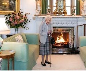 Rainha Elizabeth II, a monarca britânica mais longeva da história, morre aos 96 anos