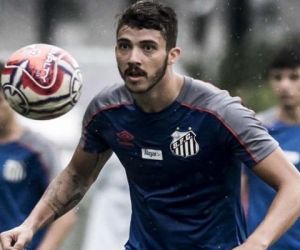 Zagueiro santista diz entender exigência de Sampaoli e chegada de concorrente