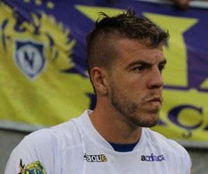 Nacional-AM diz não à negociação de zagueiro Roberto Dias com o River-PI