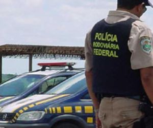 PRF prende suspeito de homicídio e dupla por prática de "racha" no Piauí