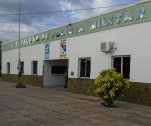 PM conduz jovens para a Central de Flagrantes por furto a loja