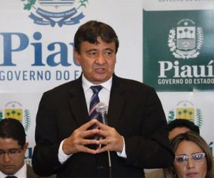 Pela primeira vez, governador admite negociar cargos com PMDB