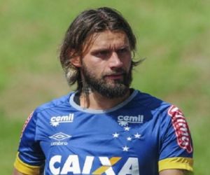 Sóbis rescinde com Cruzeiro e é esperado para assinar com Inter