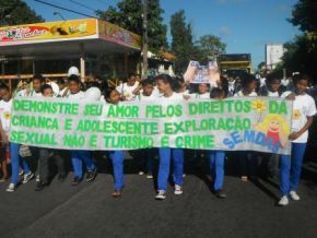 Caminhada marcou Dia Nacional de Combate à Exploração Sexual de Crianças em Floriano