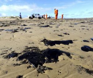 Venezuela nega ser responsável por óleos nas praias do Brasil