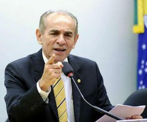 Marcelo Castro confirma que volta ao diretório do PMDB para lutar contra impeachment