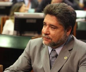 Líder do PMDB propõe reunião com presidente do Tribunal de Justiça
