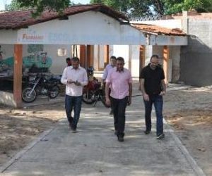 Prefeito visita obras de ampliação e reforma da escola Antônio Waquim