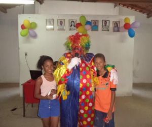 Associação de moradores promove festa para as crianças do bairro Irapuá II