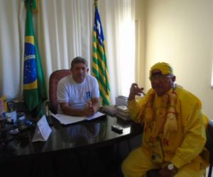Motocicleta é furtada de praça pública em Floriano
