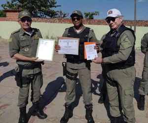 Comandante do 3º BPM de Floriano presta homenagem ao Cb Moisés em cerimônia de destaque
