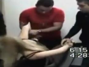 Vídeo: Policial civil de SP acusada de propina é despida e revistada