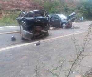 Grave acidente deixa cinco feridos e um morto na BR-135