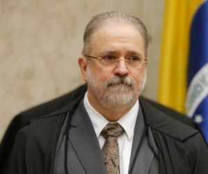 Grupo de membros do Conselho Superior do MP entra com ação no STF contra Augusto Aras