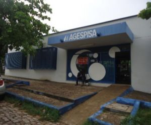 Rompimento de adutora afeta abastecimento de água em bairros de Floriano