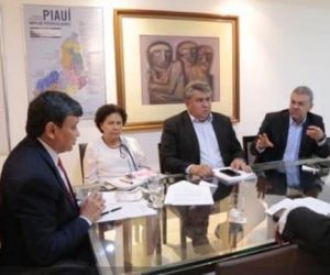 Governador busca solução para receber valores relativos à venda da Cepisa