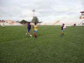 Seleção feminina de Floriano joga semifinal do torneio de movimentação