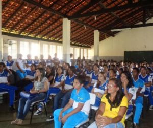 Escola Lindolfo Uchoa realiza projeto sobre uso consciente de água e energia