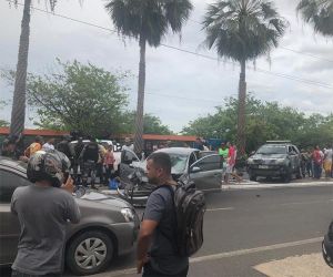 Perseguição a assaltantes provoca colisão em cinco veículos na avenida Maranhão