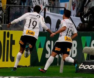 Corinthians bate Atlético-MG e sobe para o 3º lugar
