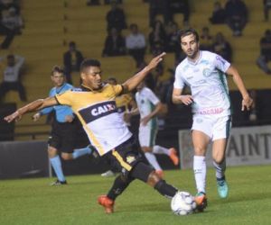 Guarani empata fora com o Criciúma e dorme no G-4 da Série B