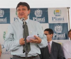 Governador inaugura escola em São Francisco do Piauí