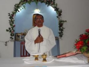 Missa solene marca despedida do Padre Luís Carlos