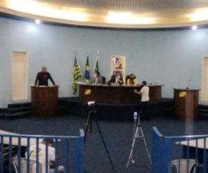Câmara Municipal de Floriano dá início às sessões do mês de dezembro