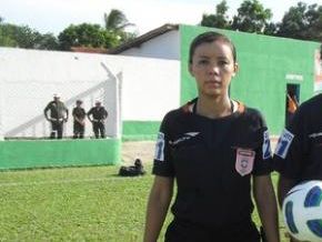 Pioneira, Izaura Souza celebra 10 anos de carreira na arbitragem do PI