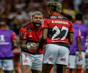 Flamengo vence diante de 23 mil e fica perto da final da Libertadores