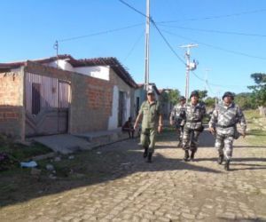 Polícia Militar executa Operação em conjunto habitacional de Floriano