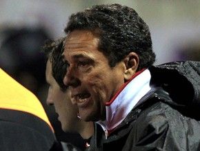 Sem tolerar Luxemburgo, Flamengo estuda forma de demiti-lo