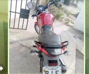 Motocicleta é tomada de assalto no bairro Princesinha