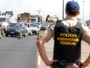 PRF registra mais de 700 veículos com excesso de velocidade e 40 acidentes nas rodovias do Piauí